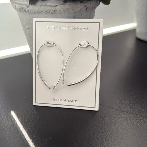 STERLING SILVER NWT DELICATE THREADER HOOP EARRINGS